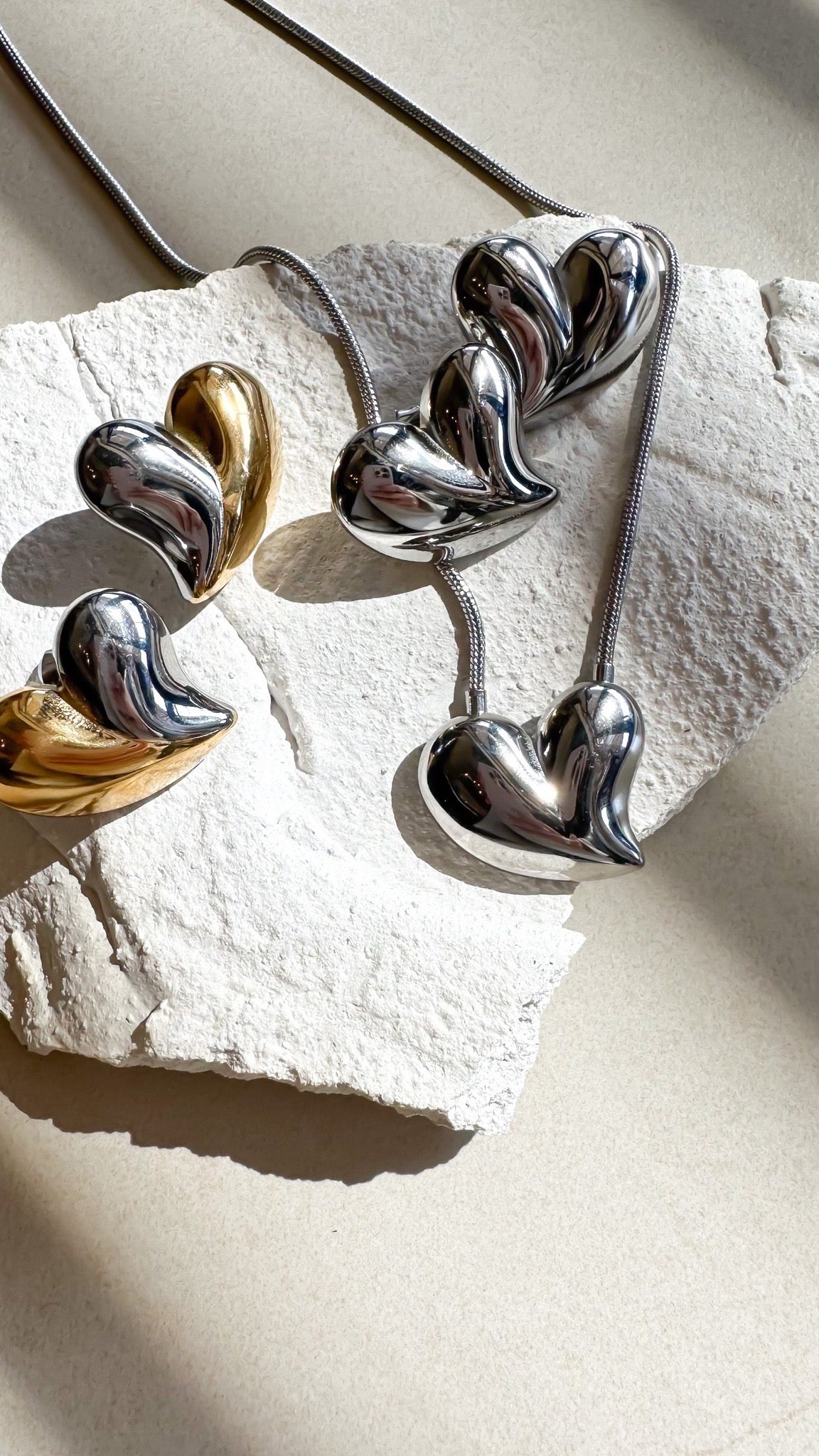Aretes Love
