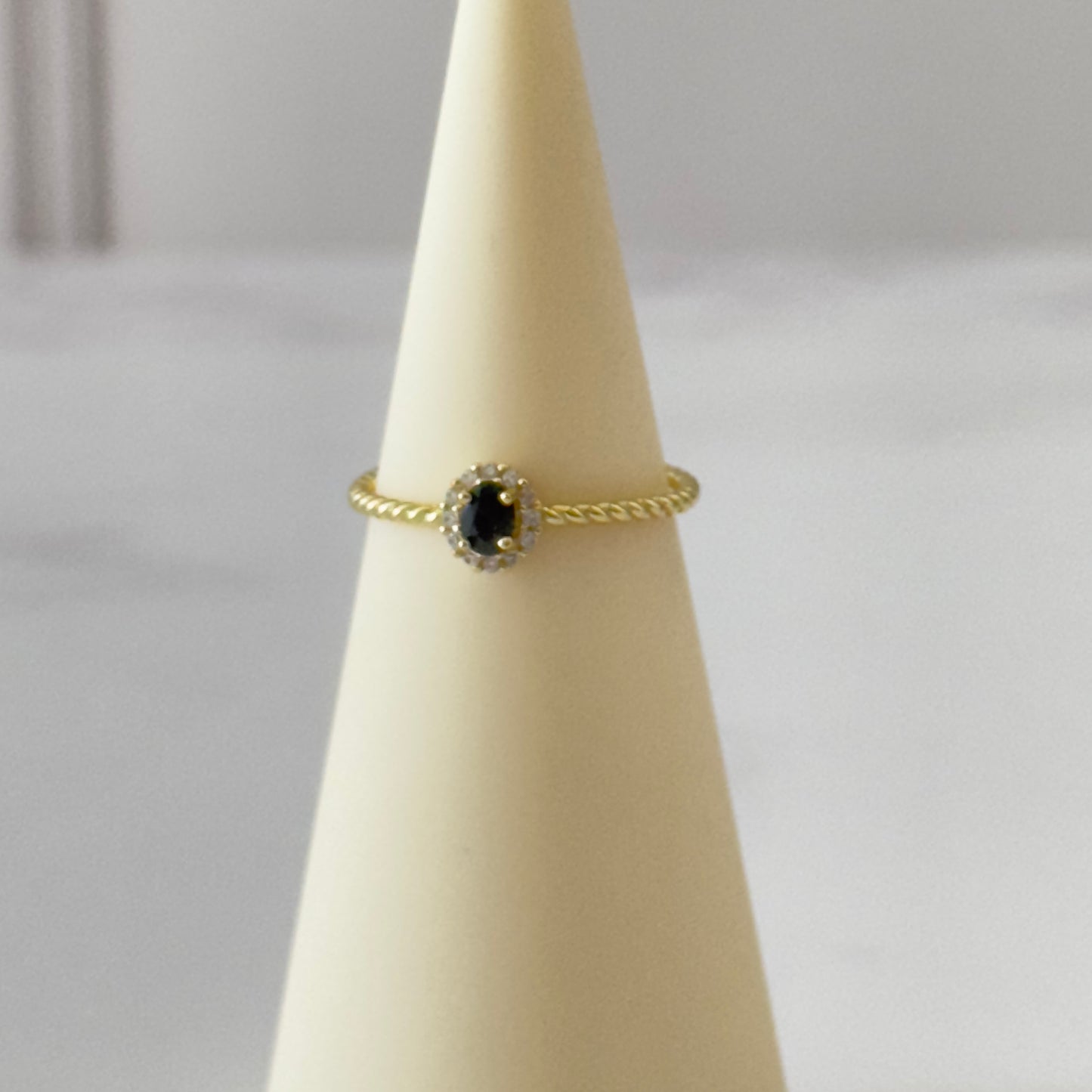 Anillo Karoline