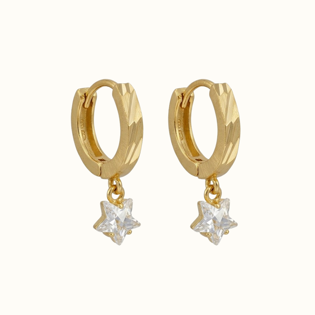 Aretes Huggies Faceteado con Estrella de Zirconia